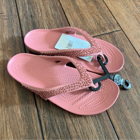 NWT Crocs Kadee II Embellished Flip Flops Sandals Pink 6 Beaded Sparkly Comfort - Picture 8 of 8